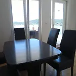Apartmenthaus Kornatiblick شقة *